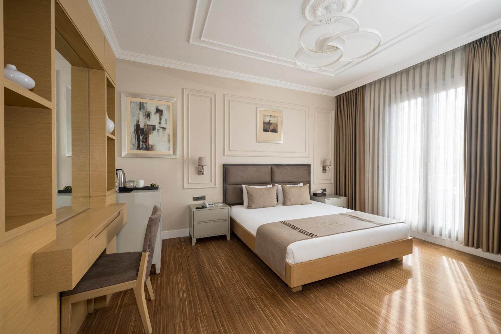 Continental Hotel Pera Istanbul Exterior photo